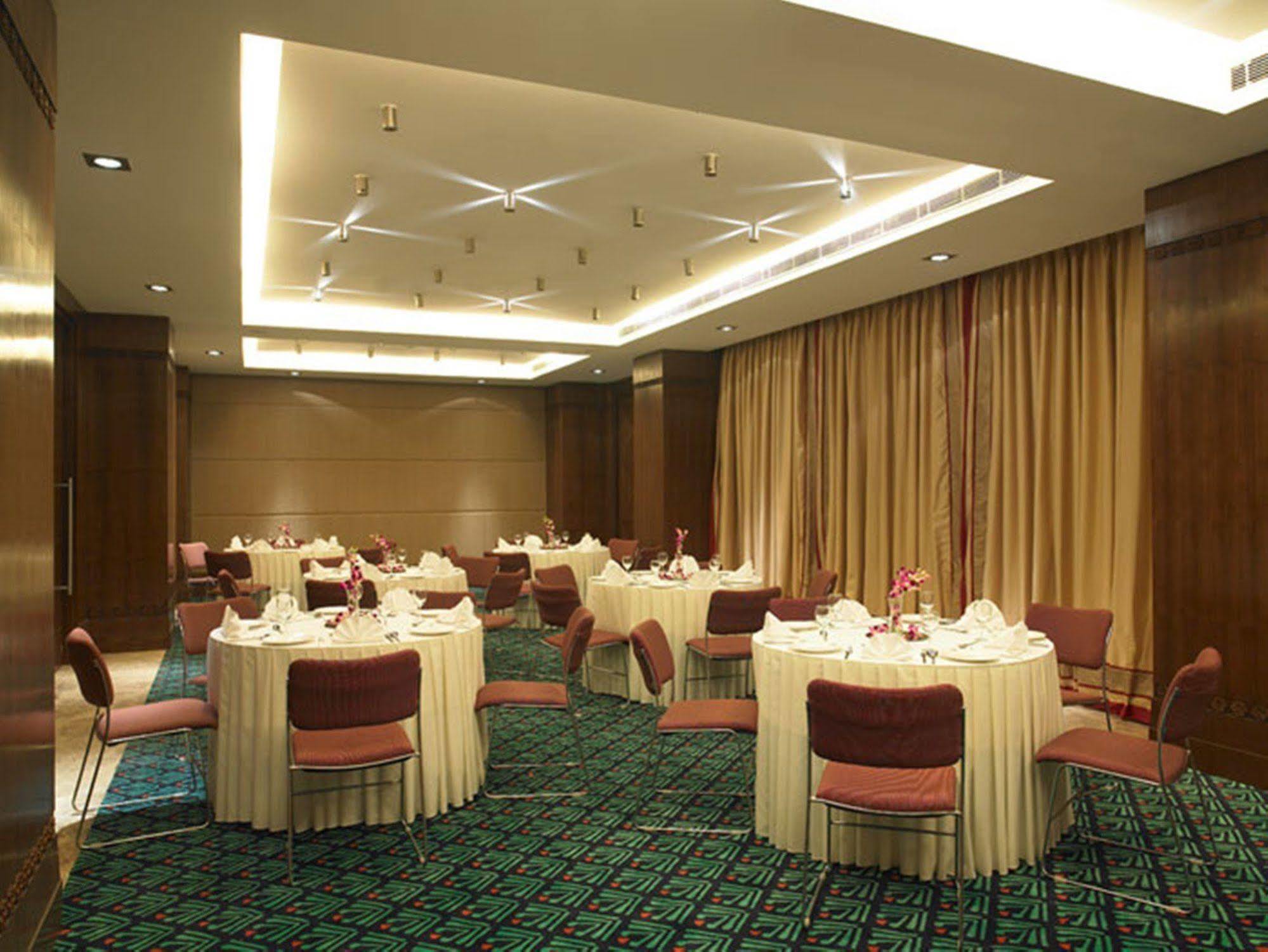 Royal Orchid Central Jaipur, Bani Park Esterno foto